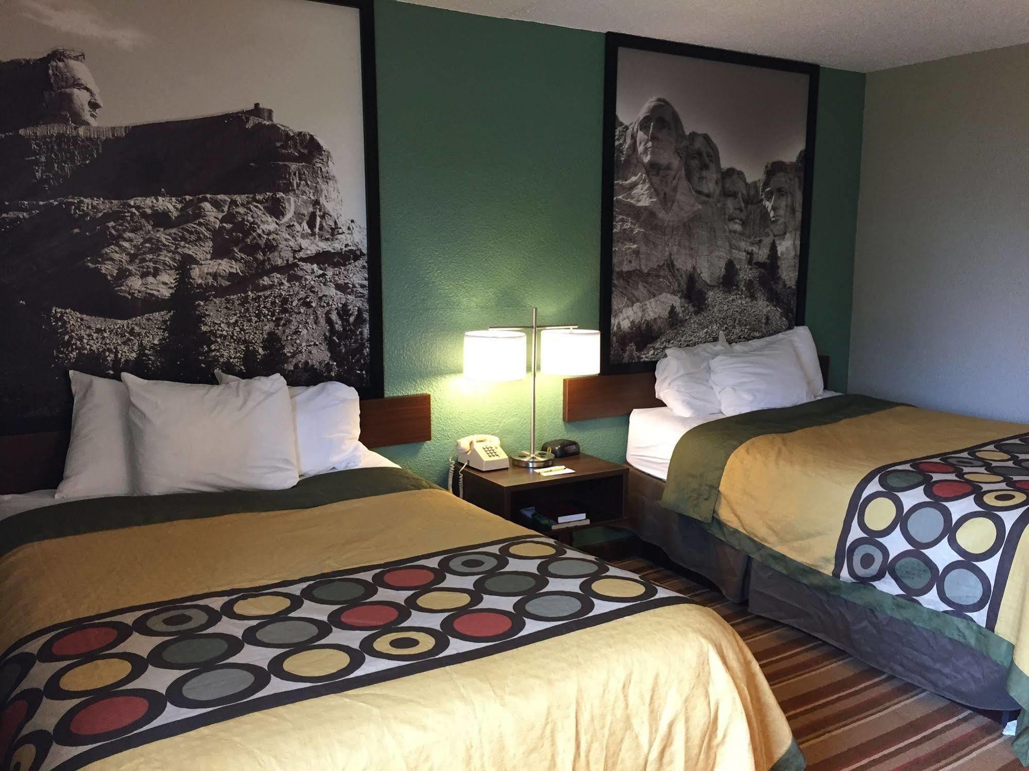 Hotel Super 8 By Wyndham Redfield Zewnętrze zdjęcie